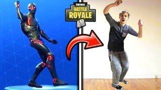 NINJA DOES THE HYPE EMOTE/SHOOT DANCE IN REAL LIFE!! *FUNNY* Fortnite SAVAGE & FUNNY Moments