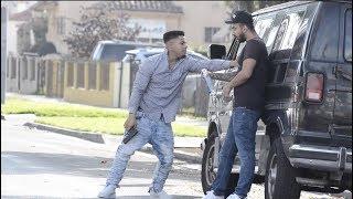 SPRAY PAINTING PEOPLES CARS IN THE HOOD PRANK! *GONE WRONG*